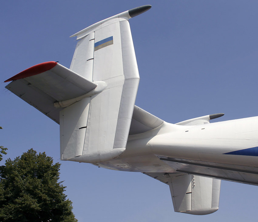 Antonow AN-22 - Leitwerk