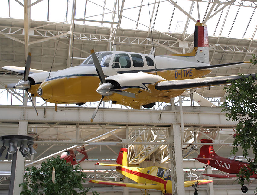 Beech Model 50 Twin Bonanza: schnelles und sicheres Gechäftsreiseflugzeug