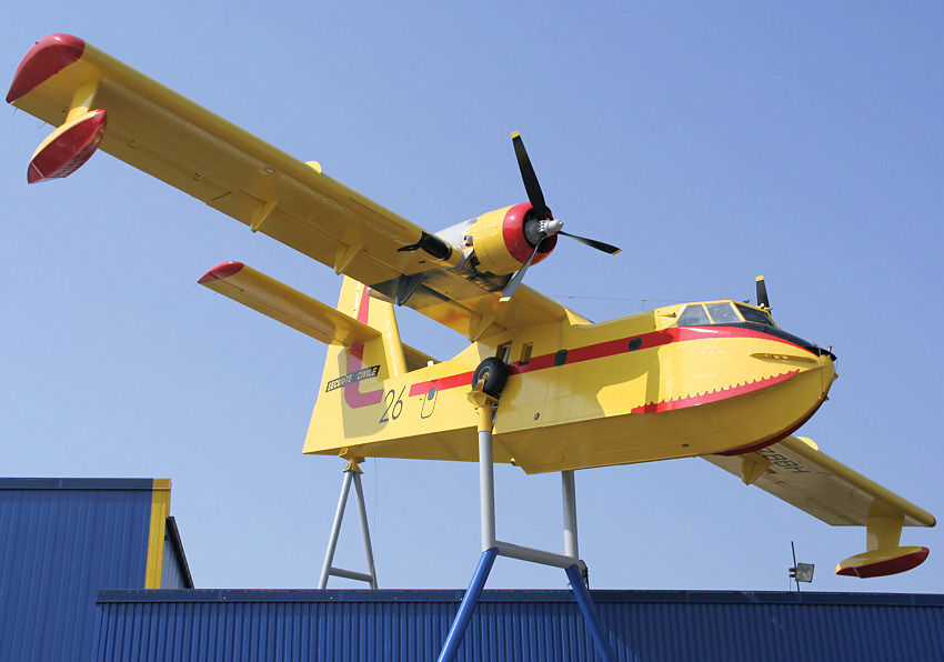 Canadair CL-215:  Amphibian - Flugboot für Löscheinsätze von 1974