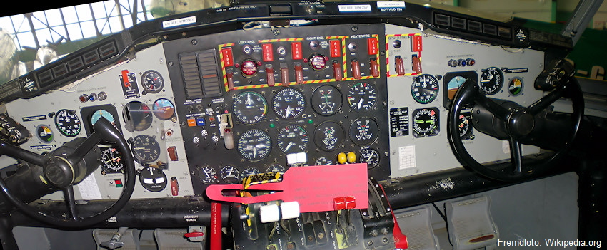 CL-215 - Cockpit