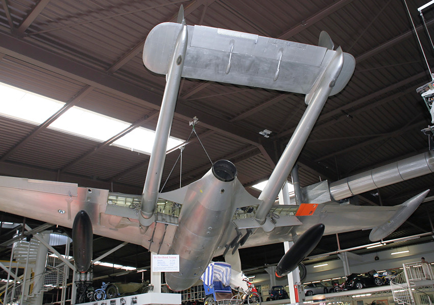 De Havilland D.H. 112 Venom: Weiterentwicklung der De Havilland DH 100 Vampire