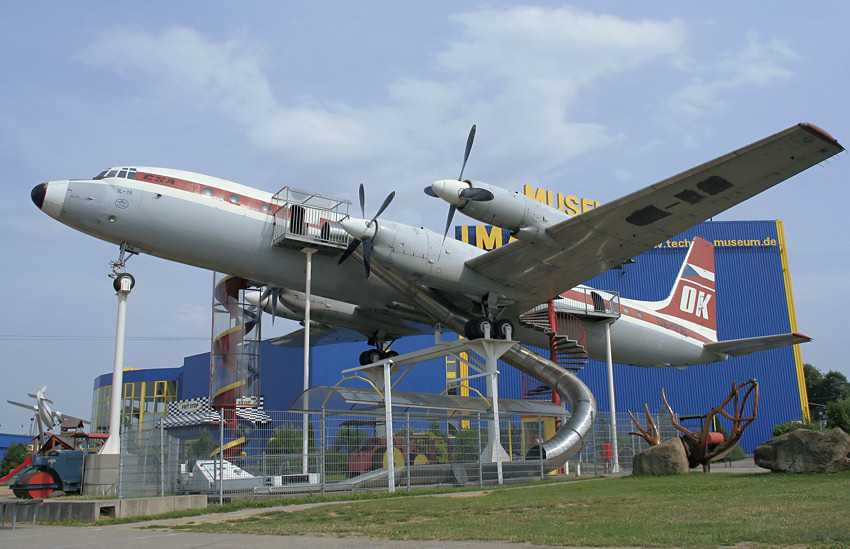 ILJUSCHIN  IL-18: 4-motoriges Passagierflugzeug mit Turbopropantrieb und Druckkabine der ehem. UdSSR