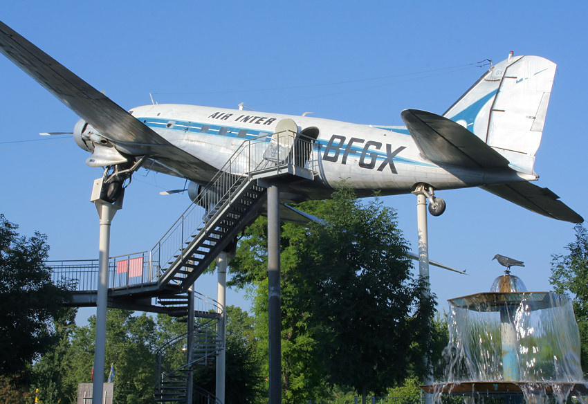 Douglas DC-3 Dakota: Passagierflugzeug
