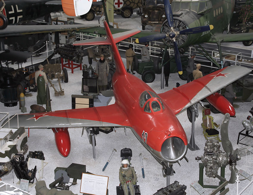 MiG-15 BIS, Mikojan-Gurewitsch: Erster in Großserie gebauter Düsenjet der UdSSR