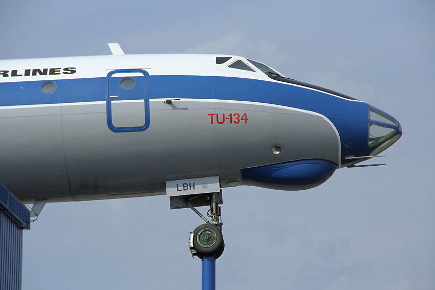 Tupolev TU-134: Passagierflugzeug mit Bomberbug