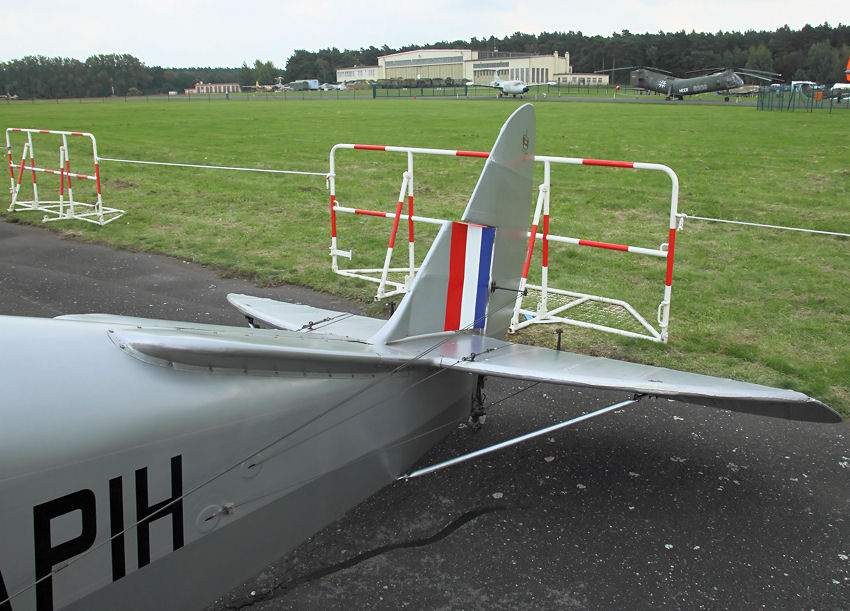 Tiger Moth - Heck