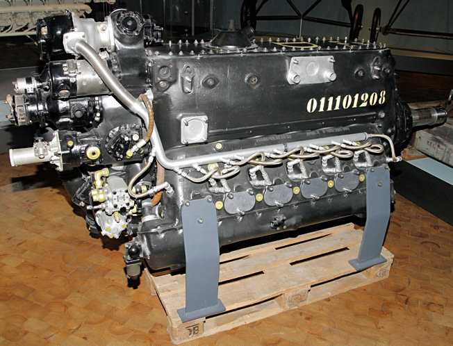 Daimler-Benz DB 605