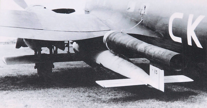 V1-Rakete unter einer Heinkel He 111
