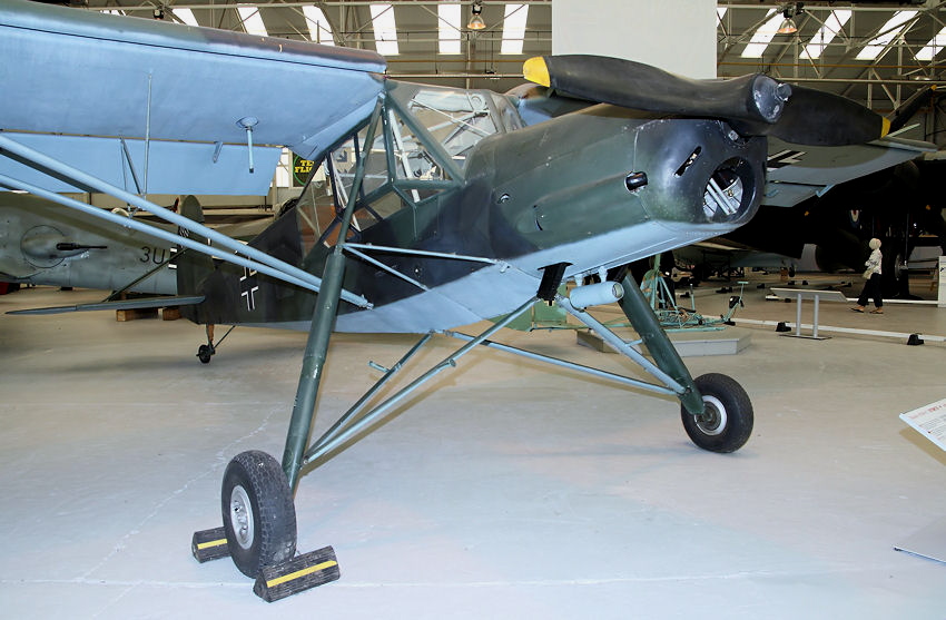 Fiesler Fi 156 C7 Storch: Das Flugzeug wurde in den Gerhard-Fieseler-Werken in Kassel gebaut