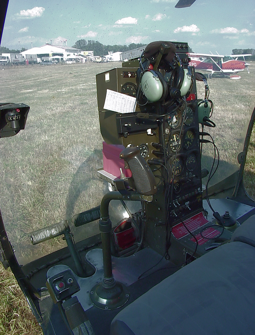 Bell 47 G - Cockpit