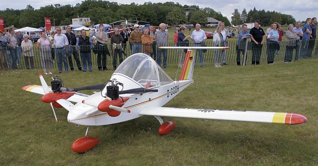 Cricri MC 15:  kleinstes Flugzeug der Welt ! !