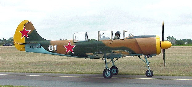 YAK 52