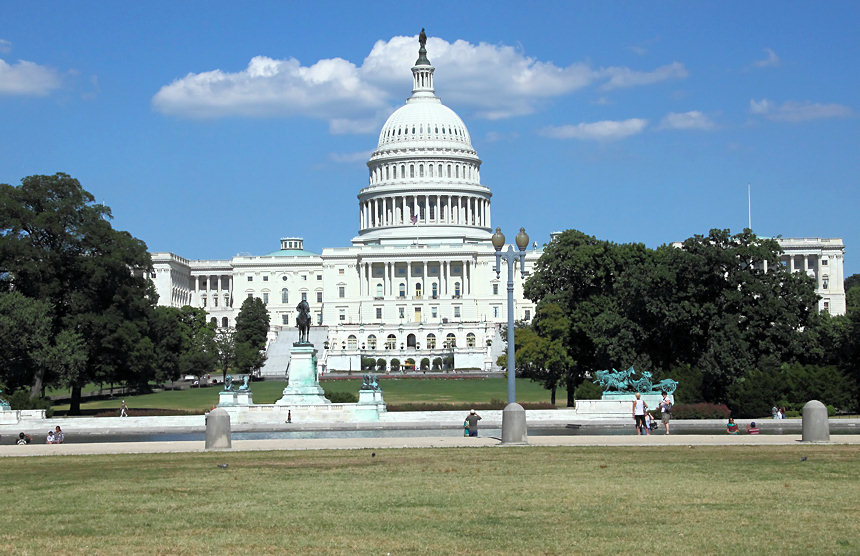 United States Capitol in Washington nahe dem National Air and Space Museum