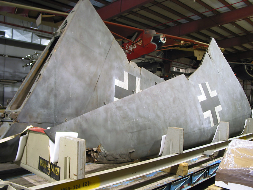 Teile der Tragflächen der Horten H 9