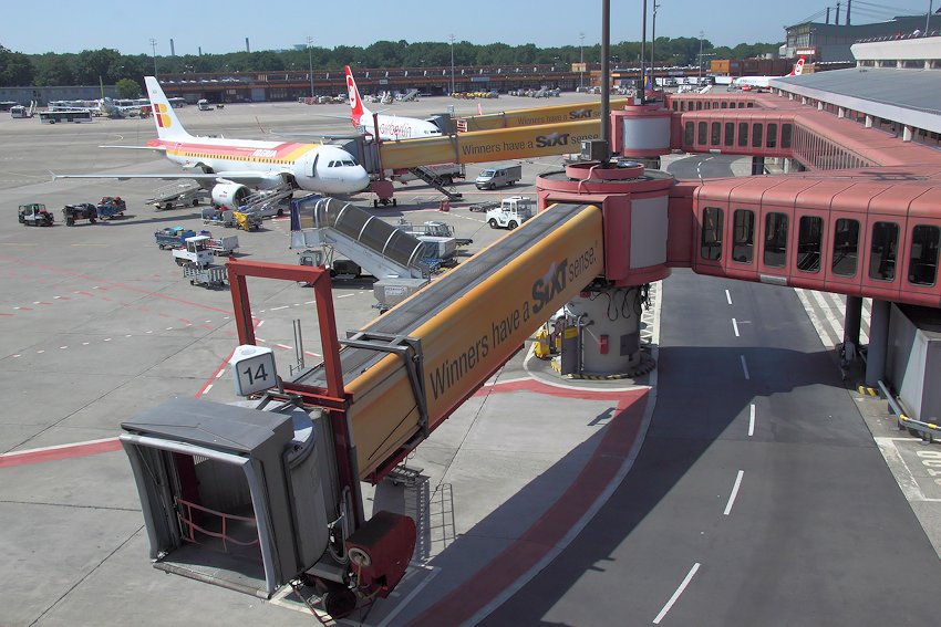 Flughafen Tegel Parken Gate C www.flugzeug-lexikon.de