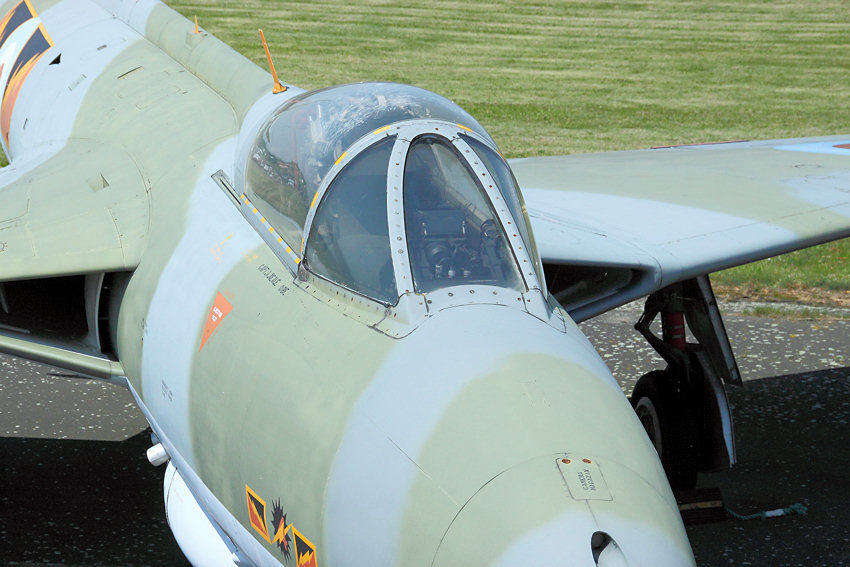 Hawker Hunter F.Mk.6: englisches Jagdflugzeug und Jagdbombenflugzeug ...