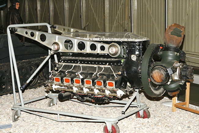 Junkers Jumo 211 flüssigkeitsgekühlter 12ZylinderVMotor mit
