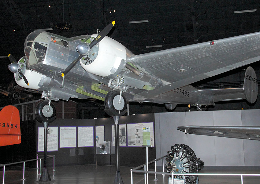 Beech AT-11 Kansan: Militärversion der Beechcraft Model 18 Twin Beech
