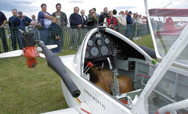 cricri-mc-15-kleinstes-flugzeug-der-welt